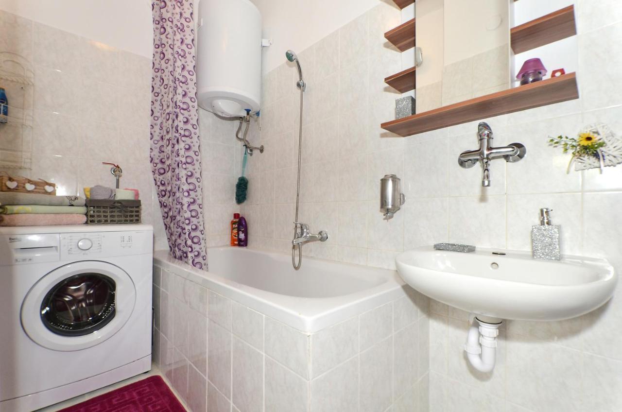 Apartment With A Sea View Terrace, Ciovo Near Trogir Zewnętrze zdjęcie
